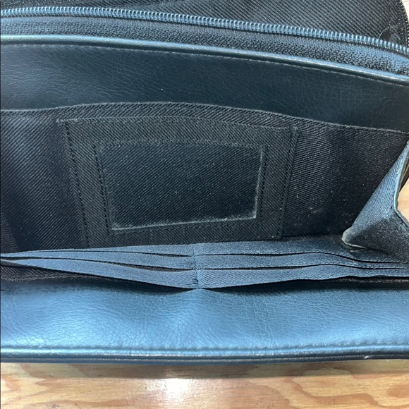 Black Vegan Wallet Crossbody Convertible Bag - Picture 7 of 10